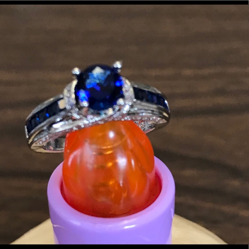 Hot sterling silver with blue saphire